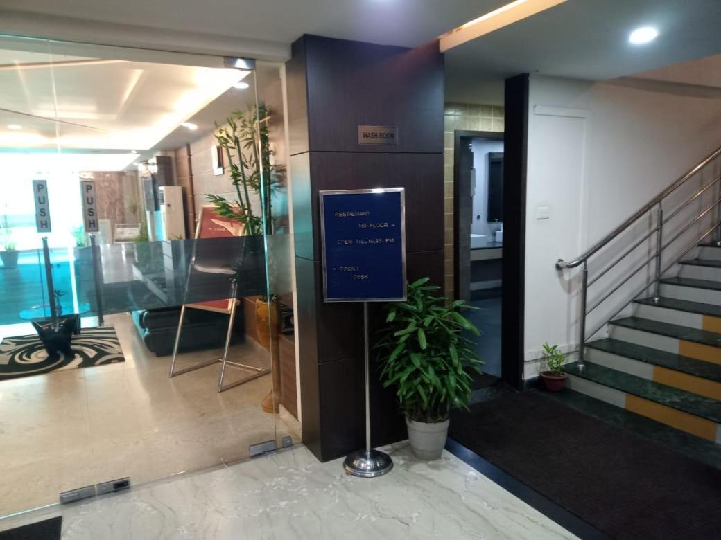 The Contour Hotel 구와하티 외부 사진