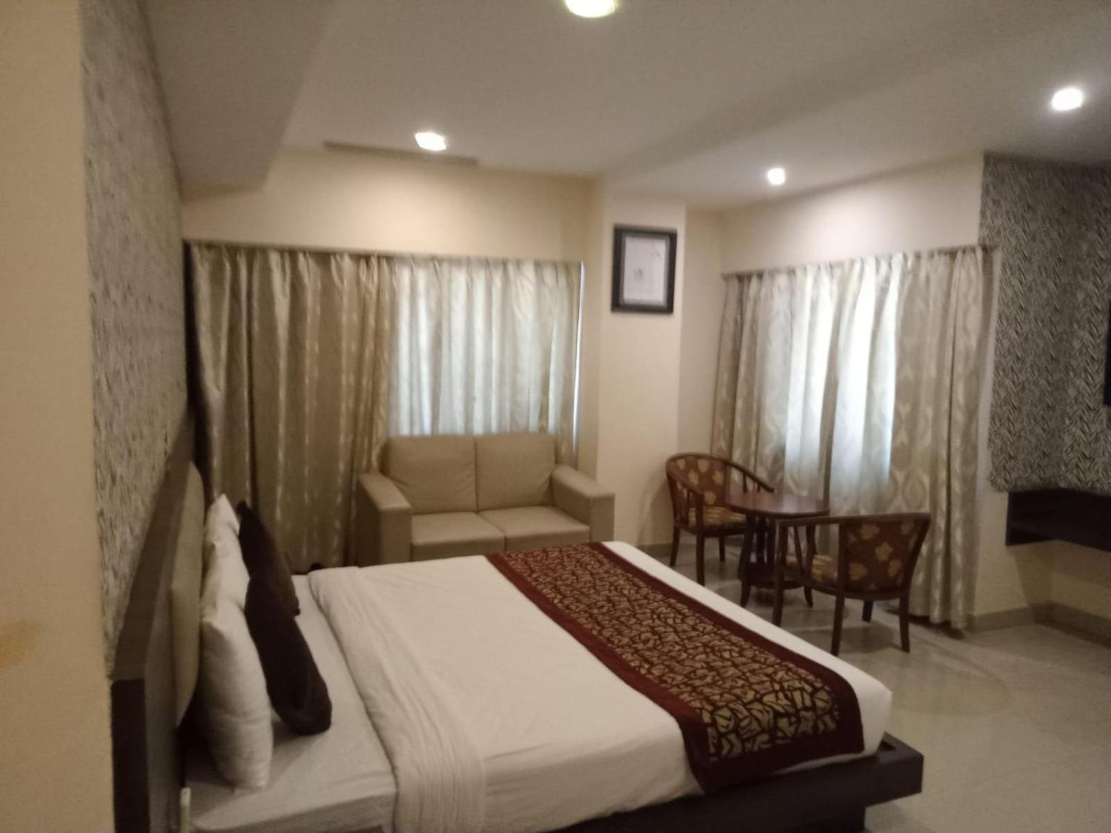 The Contour Hotel 구와하티 외부 사진
