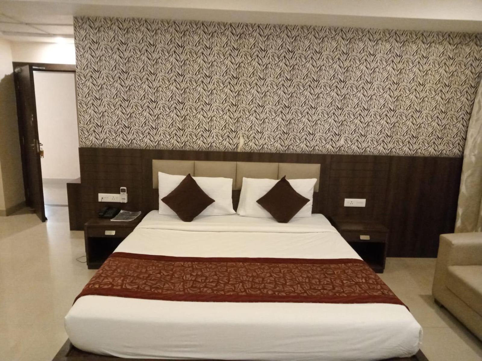 The Contour Hotel 구와하티 외부 사진