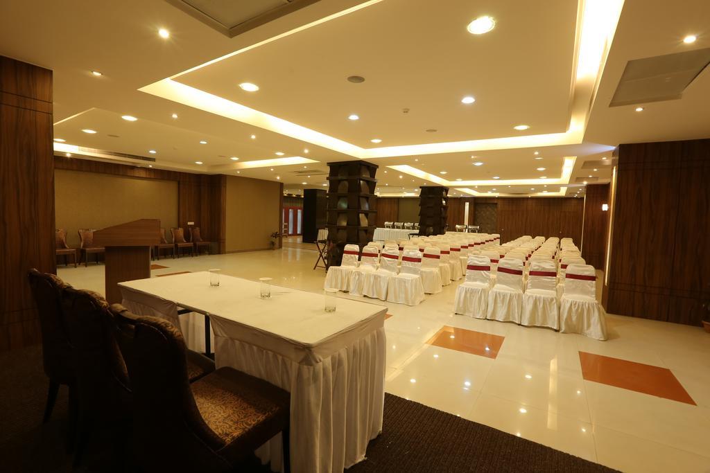 The Contour Hotel 구와하티 외부 사진