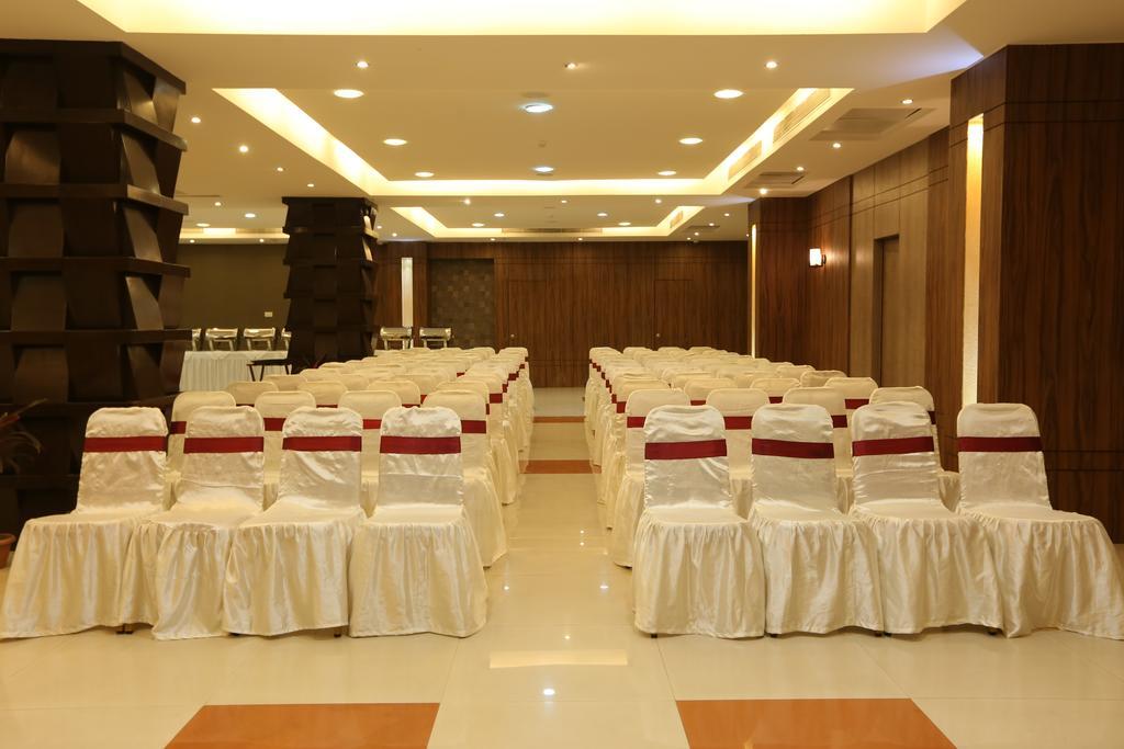 The Contour Hotel 구와하티 외부 사진