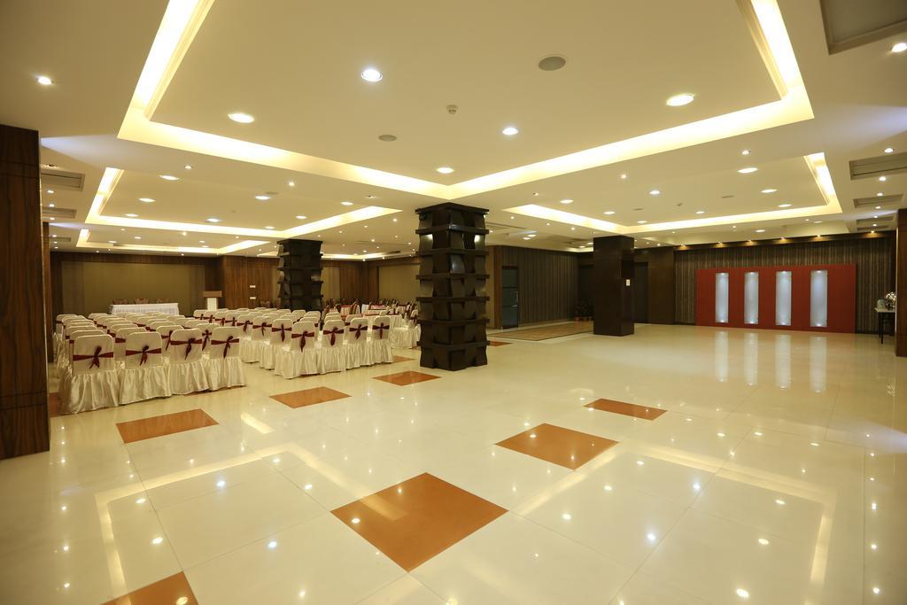 The Contour Hotel 구와하티 외부 사진