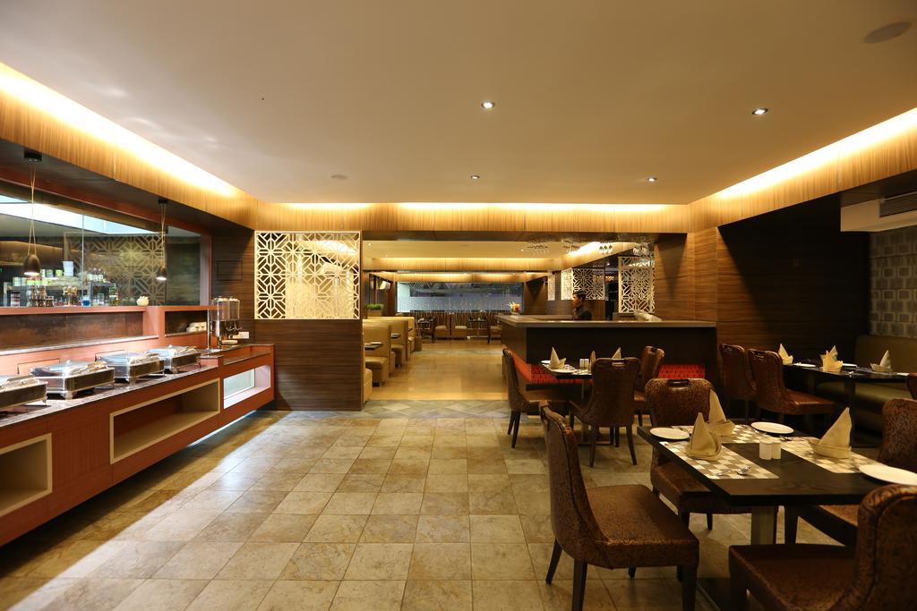 The Contour Hotel 구와하티 외부 사진