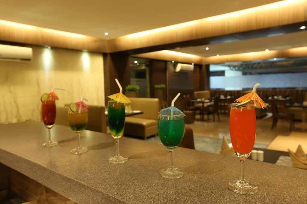 The Contour Hotel 구와하티 외부 사진