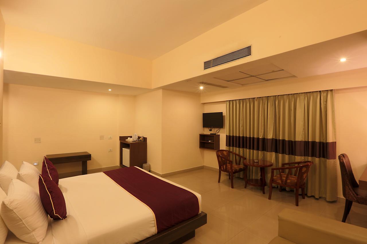 The Contour Hotel 구와하티 외부 사진
