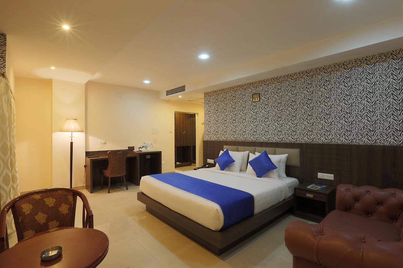 The Contour Hotel 구와하티 외부 사진