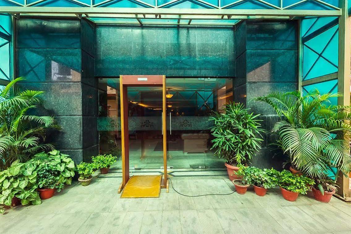 The Contour Hotel 구와하티 외부 사진