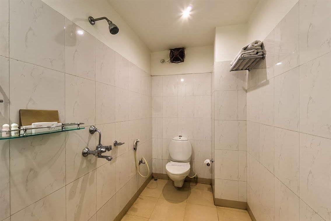 The Contour Hotel 구와하티 외부 사진