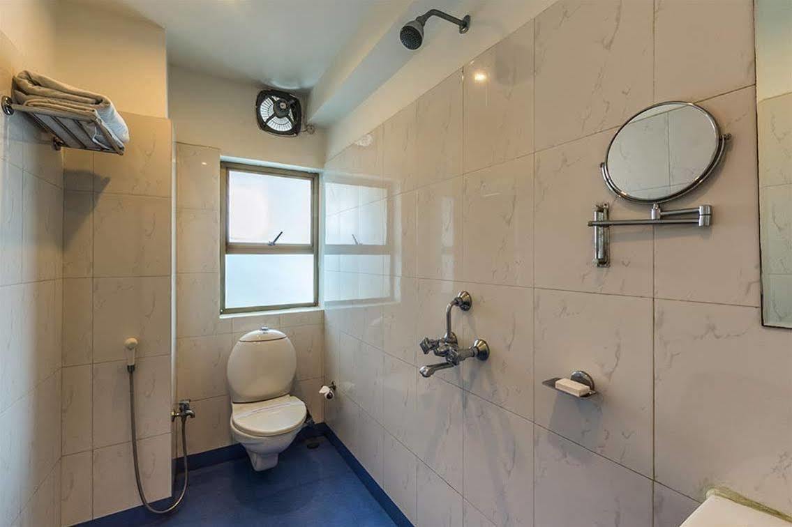 The Contour Hotel 구와하티 외부 사진